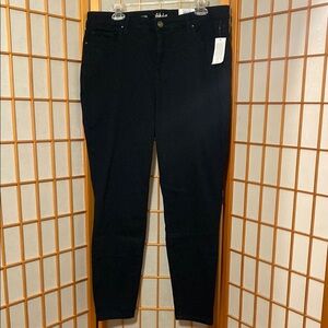 Style & Co Curvy Skinny Leg Dark Wash Women's Jeans Size 16. NWT